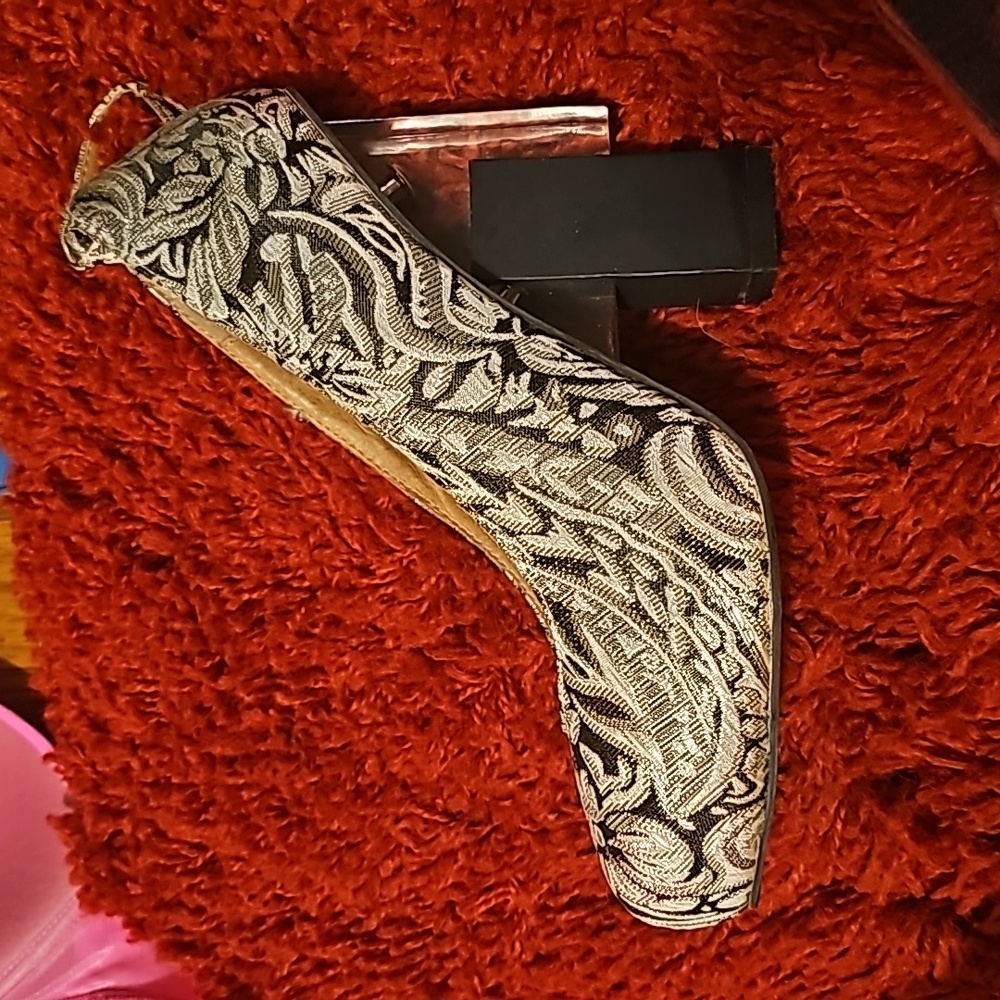 Jeffrey Campbell Neutra Lucite Heel Floral Brocade block heel sz 8M